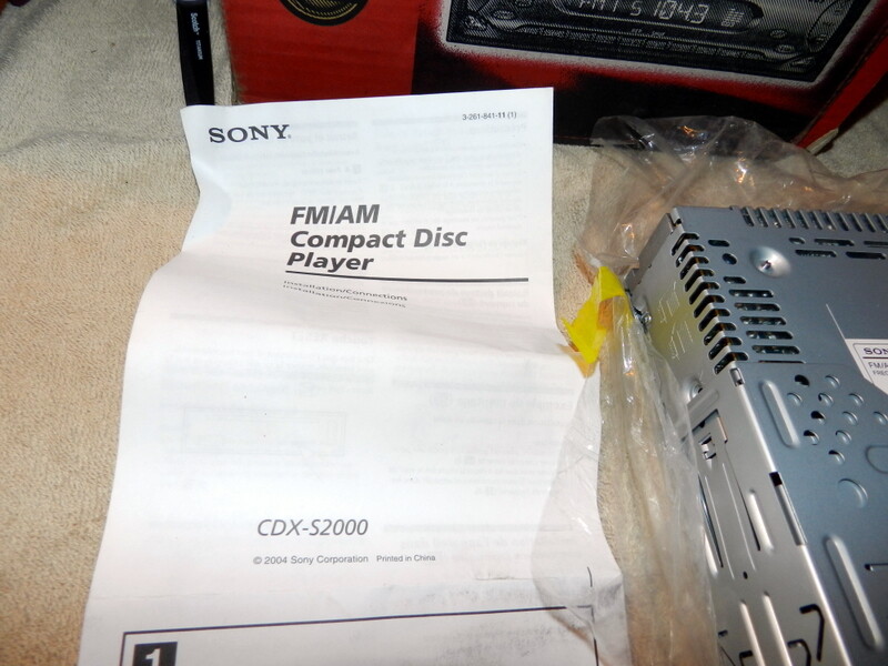 SONY XPLOD CDX-S2000 FM/AM CD PLAYER TUNER CAR AUDIO NIB Missing Release Key