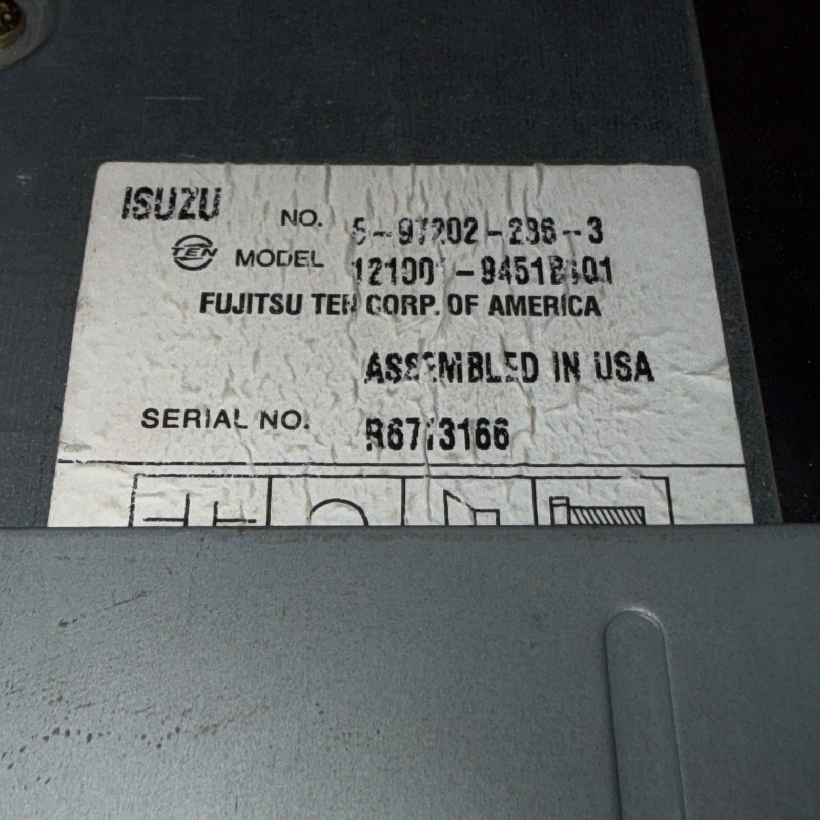 Isuzu Premium Audio System 9450 CD Cassette Radio OEM Fujitsu Ten 12100-9451B101