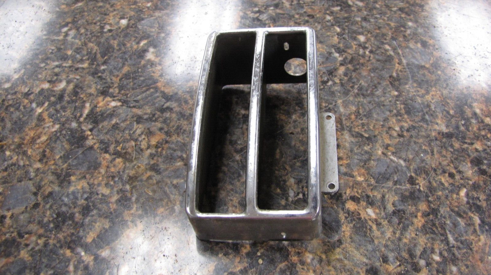 1949 1950 Chevrolet Sedan AM PB Car Radio Chrome Face Plate Model #986240 – BQ49