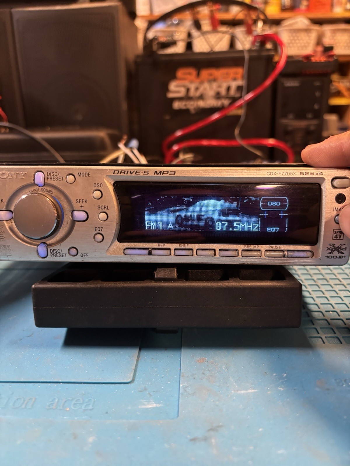 Sony CDX-F7705X 1 DIN In-Dash CD Player MP3 Aux Input Remote Control