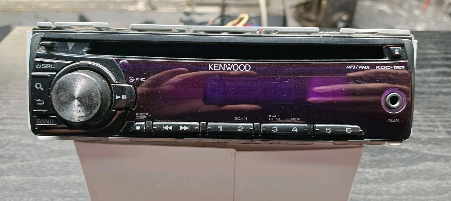 Kenwood KDC-152 CD MP3 Player 1 Din Receiver Aux In Detachable Face W/Harness