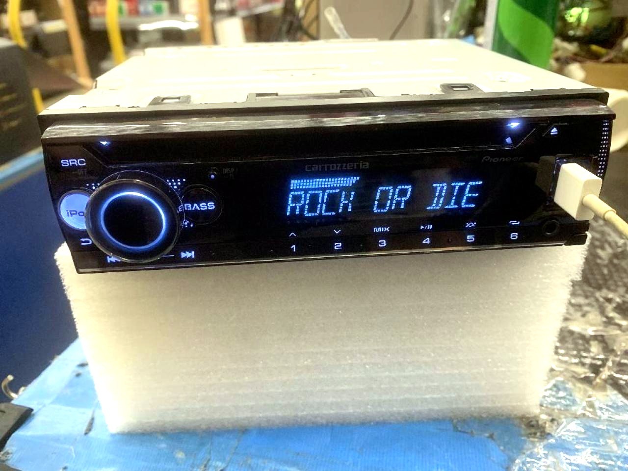 carrozzeria DEH-4600 Car Stereo Receiver Tested Working USB AUX w/ Manual