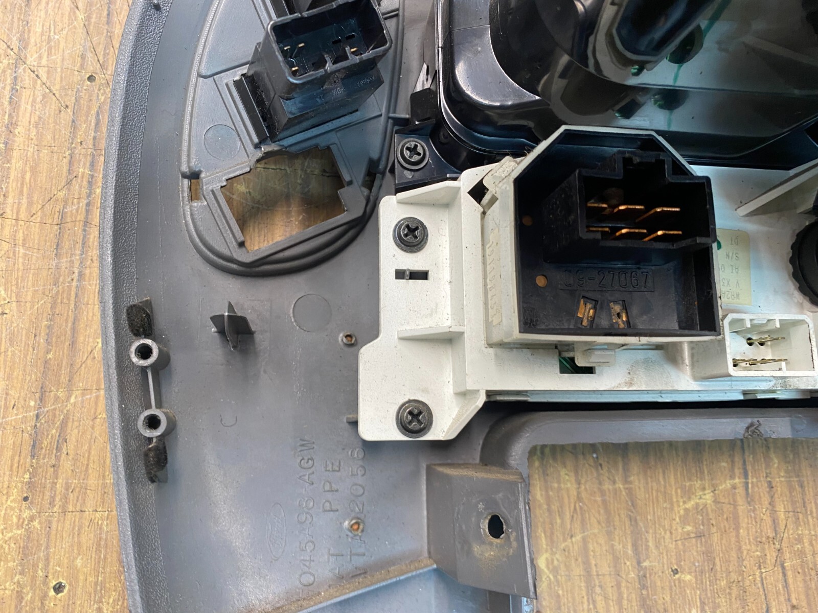 Ford Falcon AU S1 Dash A/C Stereo Control Surround