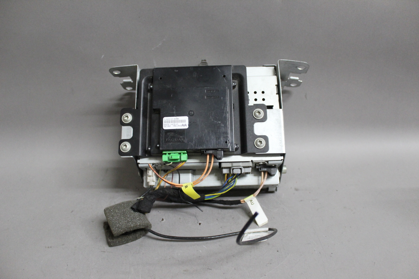 2009 2010 2011 JAGUAR XF AM/FM RADIO CD PLAYER RECEIVER 7G9N14C230TA 8X2314C512