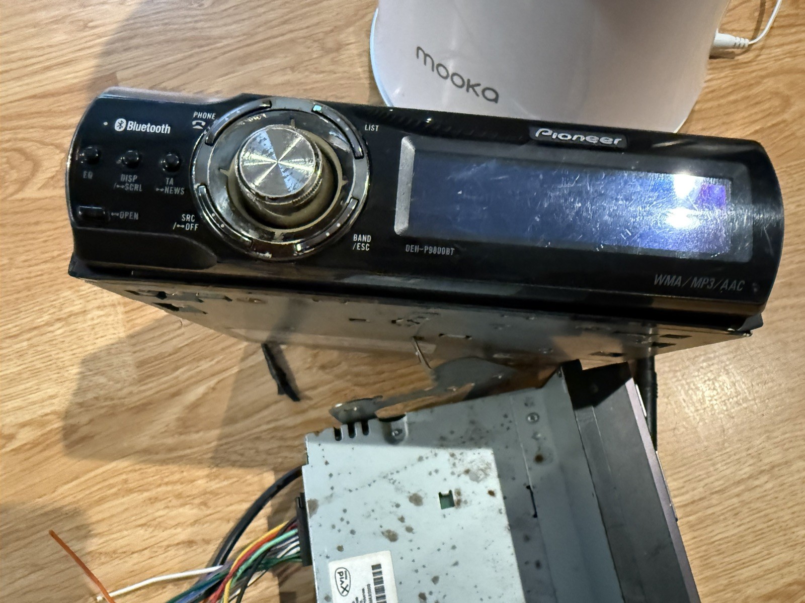 FOR PARTS or FIX. Pioneer DEH-P810 Carrozzeria CD player Bluetooth. NO RETURN