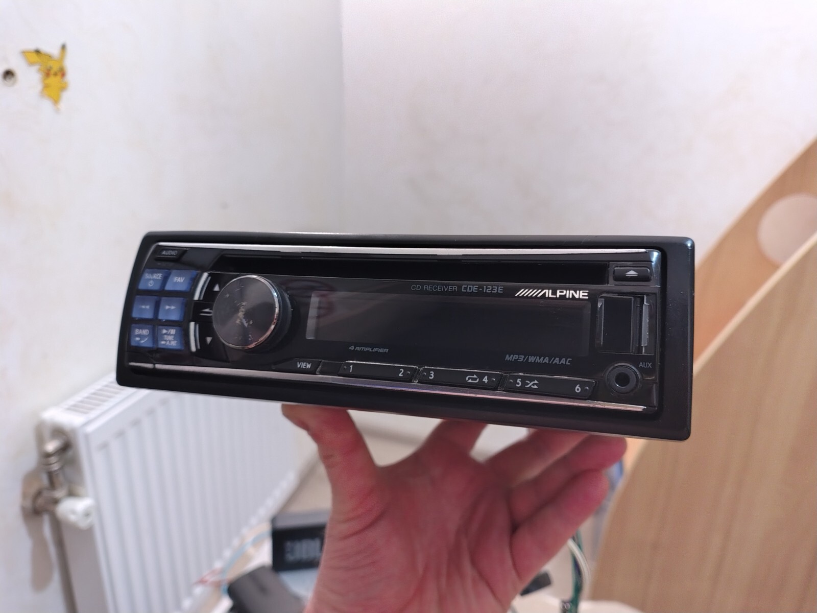 Alpine CDE-123E Car Stereo Mobile Media Receiver Fully Working Good Shape