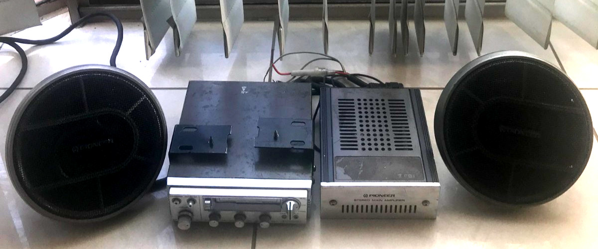 VINTAGE PIONEER CAR STEREO CASSETTE PLAYER KP88G, GM-40 AMPLIFIER & SPEAKERS
