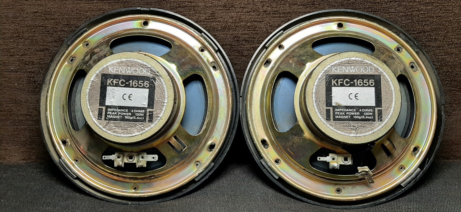 Vintage cassette receiver Kenwood KRC – 277 and two speakers Kenwood KFC – 1656