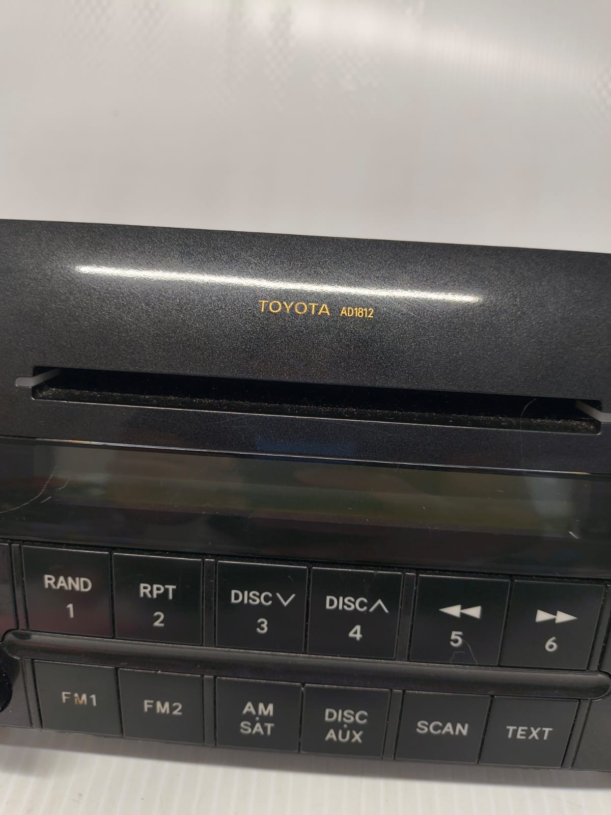 2007-2013 Toyota Tundra OEM AM/FM Radio Tuner CD 86120-0C270 AD1812