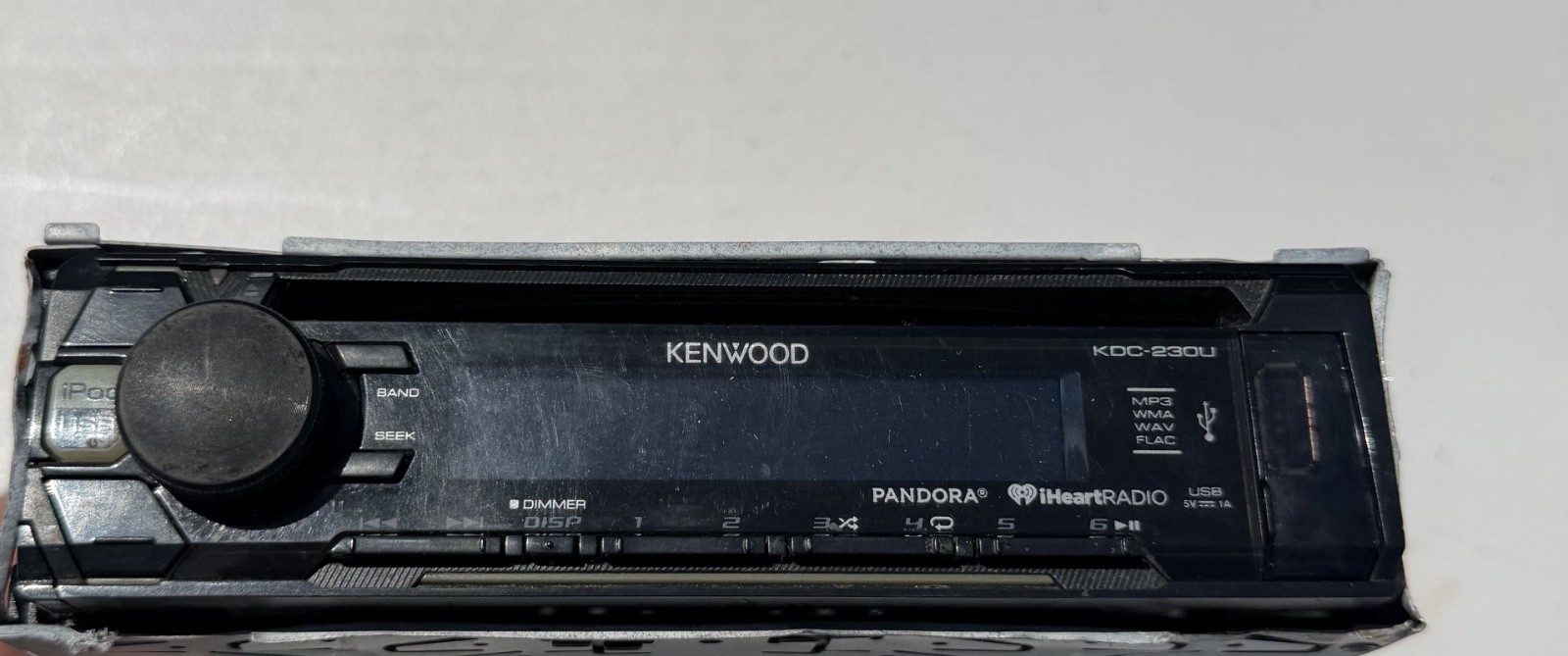 Kenwood KDC-HD262U CD Receiver with HD radio- 50Wx4- works w iPhone, Android.