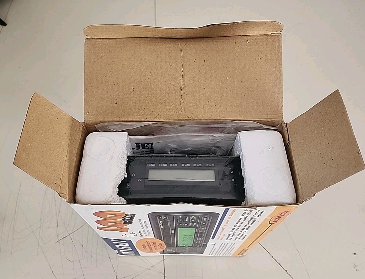 Jensen XCD 9020 Car AM/FM CD RECEIVER with Detachable Face Plate- New in Box
