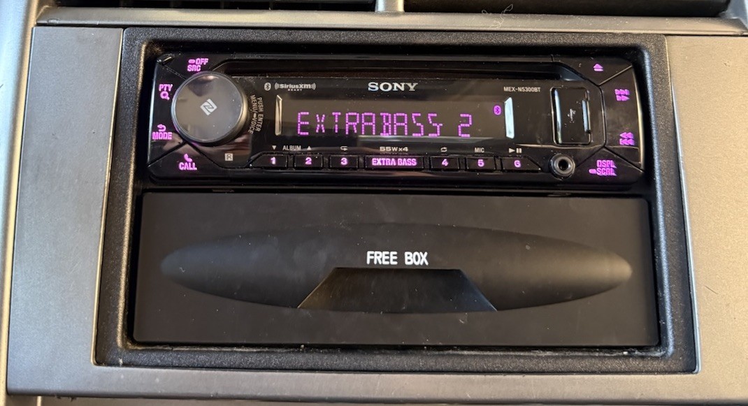 Sony MEX-N5300BT Single-DIN FM/AM CD Bluetooth Car Audio Receiver