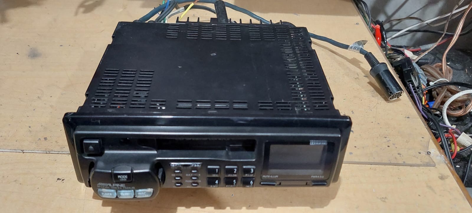 Alpine 7524 CASSETTE TAPE RECEIVER CAR PLAYER STEREO WORKING