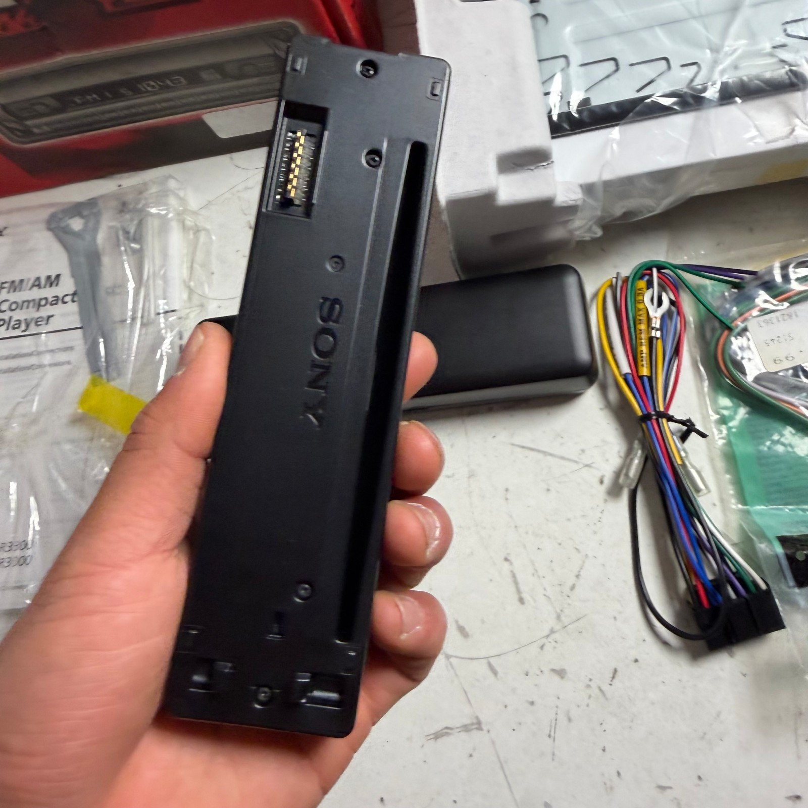 Sony Xplod CDX-R3000 Black Gray FM/AM Compact Disc Player Car Stereo Head Unit