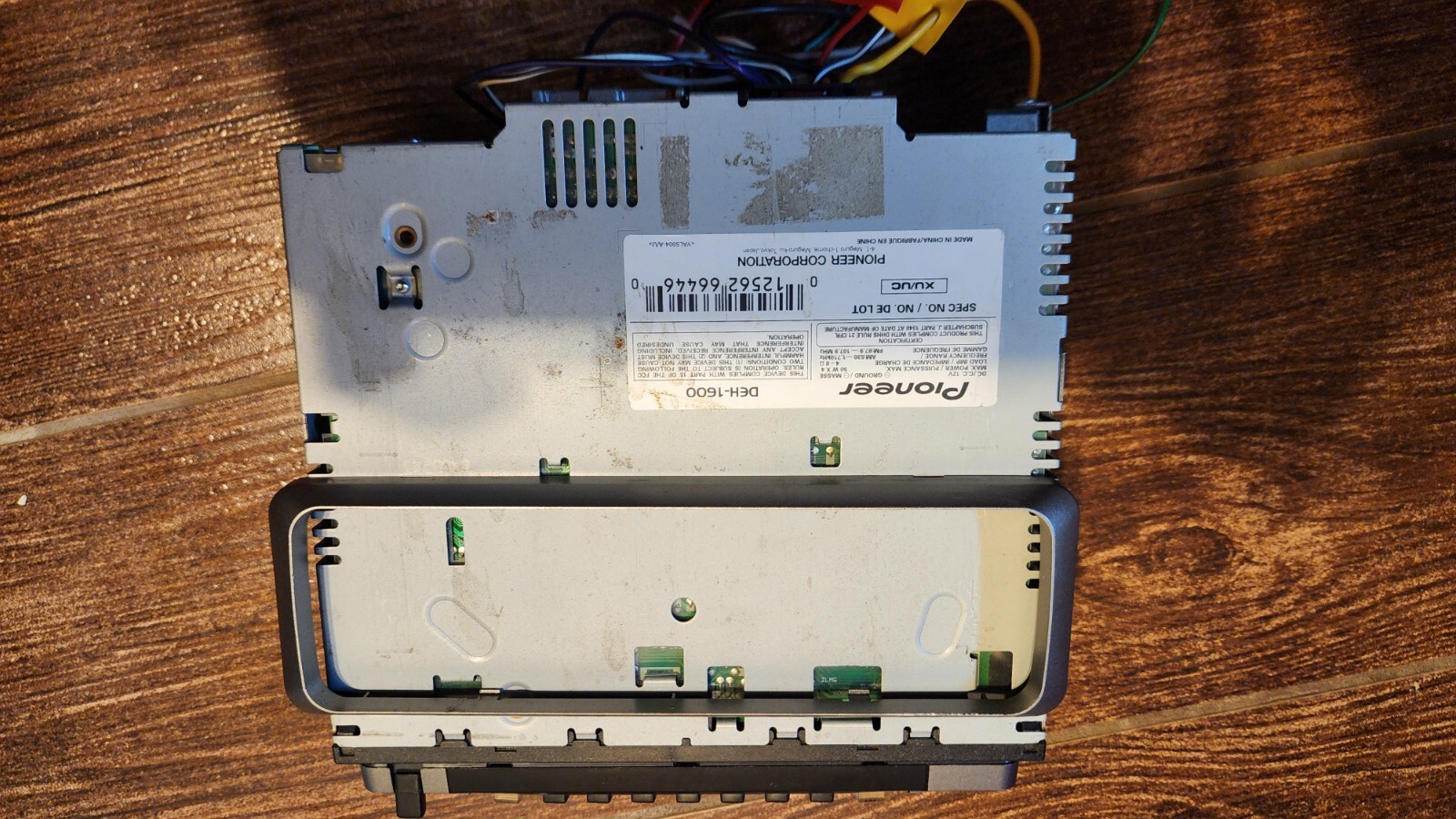 Pioneer DEH-1600 CD Single DIN Head Unit. FREE SHIPPING