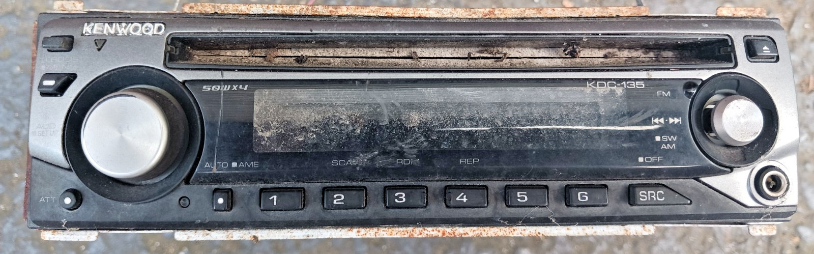 KENWOOD KDC-135 HIGH POWERED CD STEREO RECEIVER 50WX4 DETACHABLE FACE NICE!!!