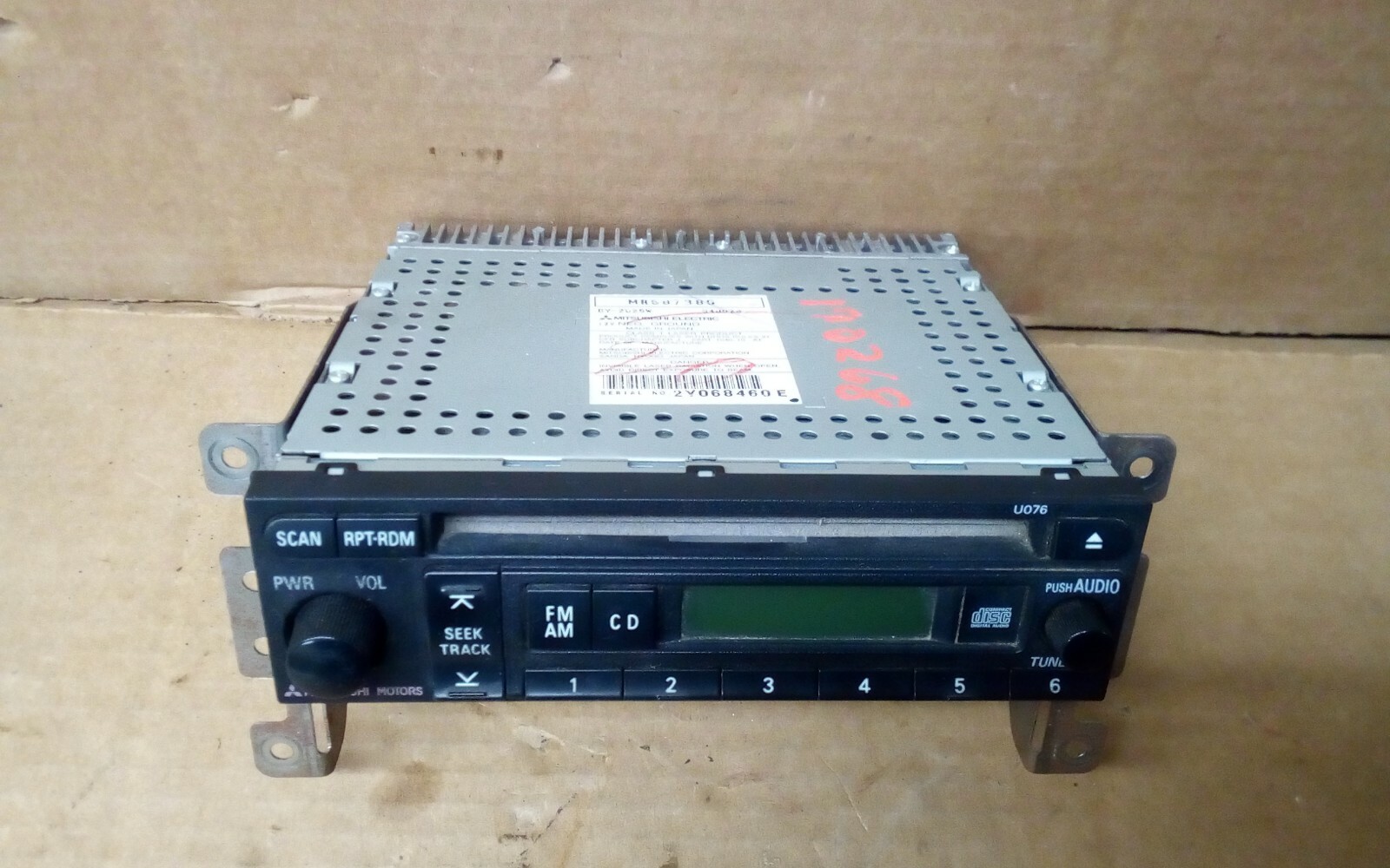2003 Mitsubishi Outlander Radio
