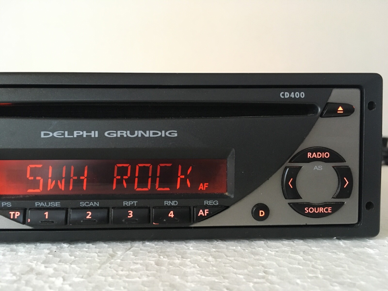 GRUNDIG DELPHI CD400 car radio audio AU 10091-12B1