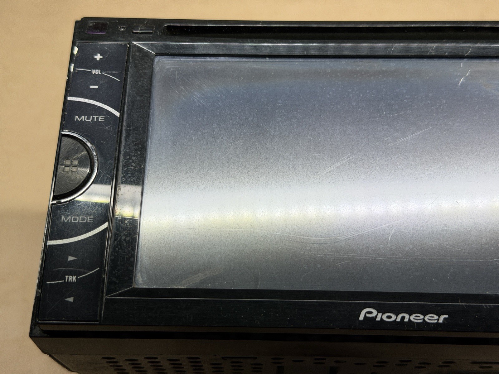 Pioneer AVH-X1500DVD 6.1″ Double-DIN Multimedia DVD Receiver FOR PARTS AS IS