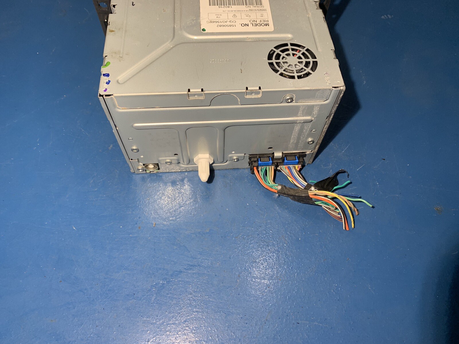 06 07 Saturn Ion AM FM CD radio receiver OEM 15850682