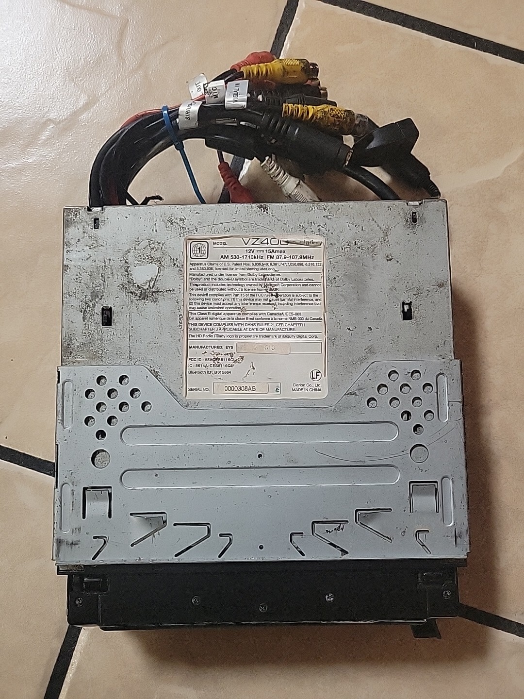 Clarion VZ400 FLIP UP Radio CD Player (Read)👇