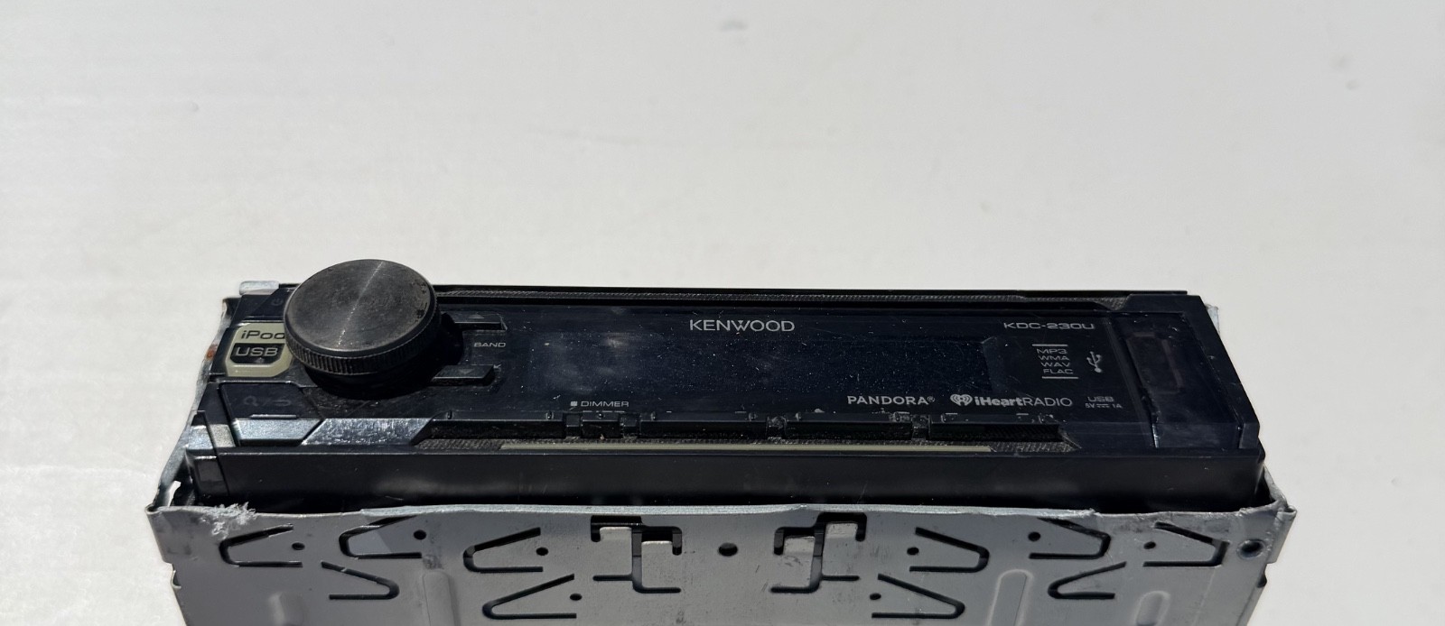 Kenwood KDC-HD262U CD Receiver with HD radio- 50Wx4- works w iPhone, Android.