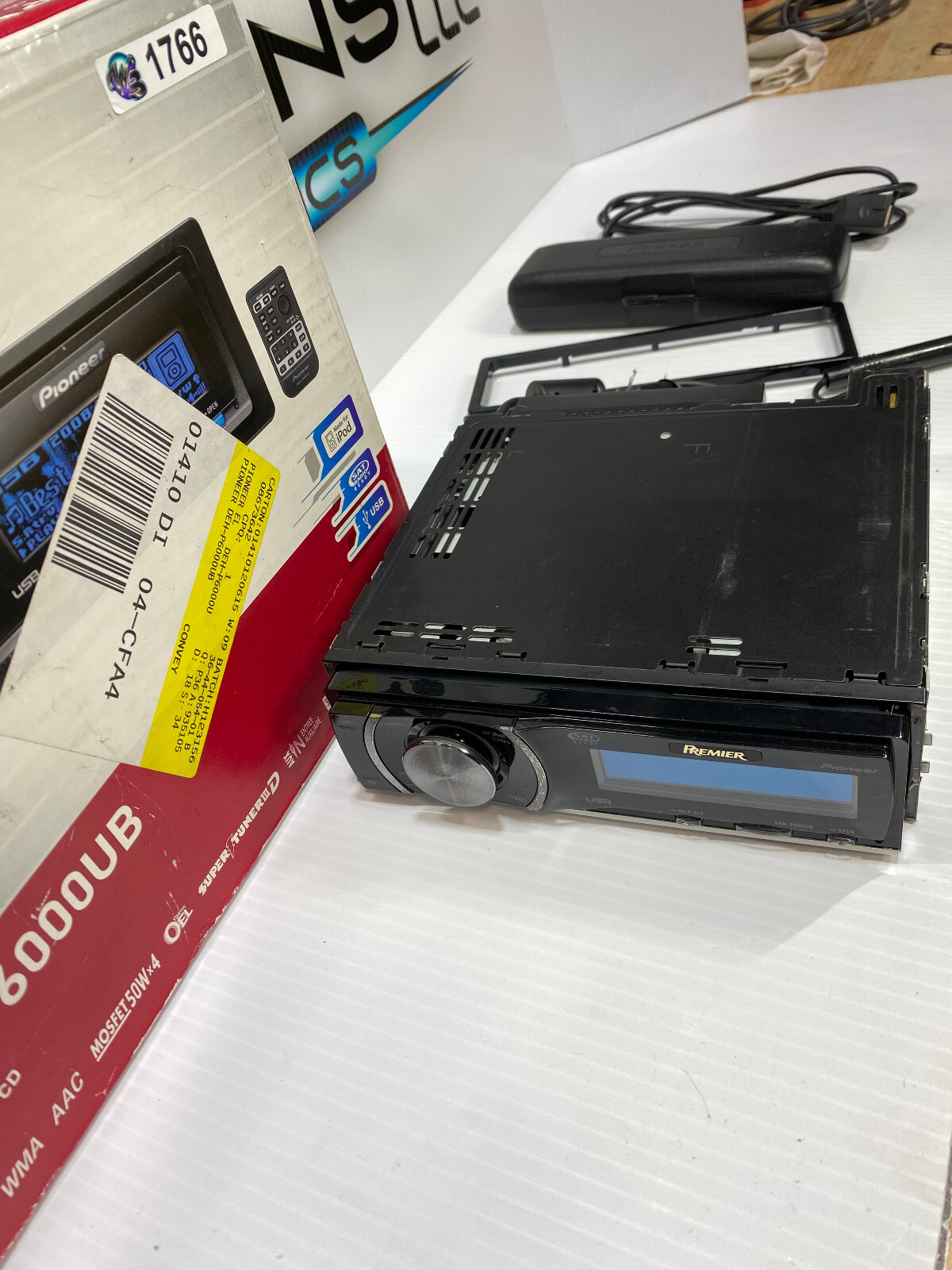 Pioneer DEH-P6000UB (Premier) CD Player/USB In Dash Receiver