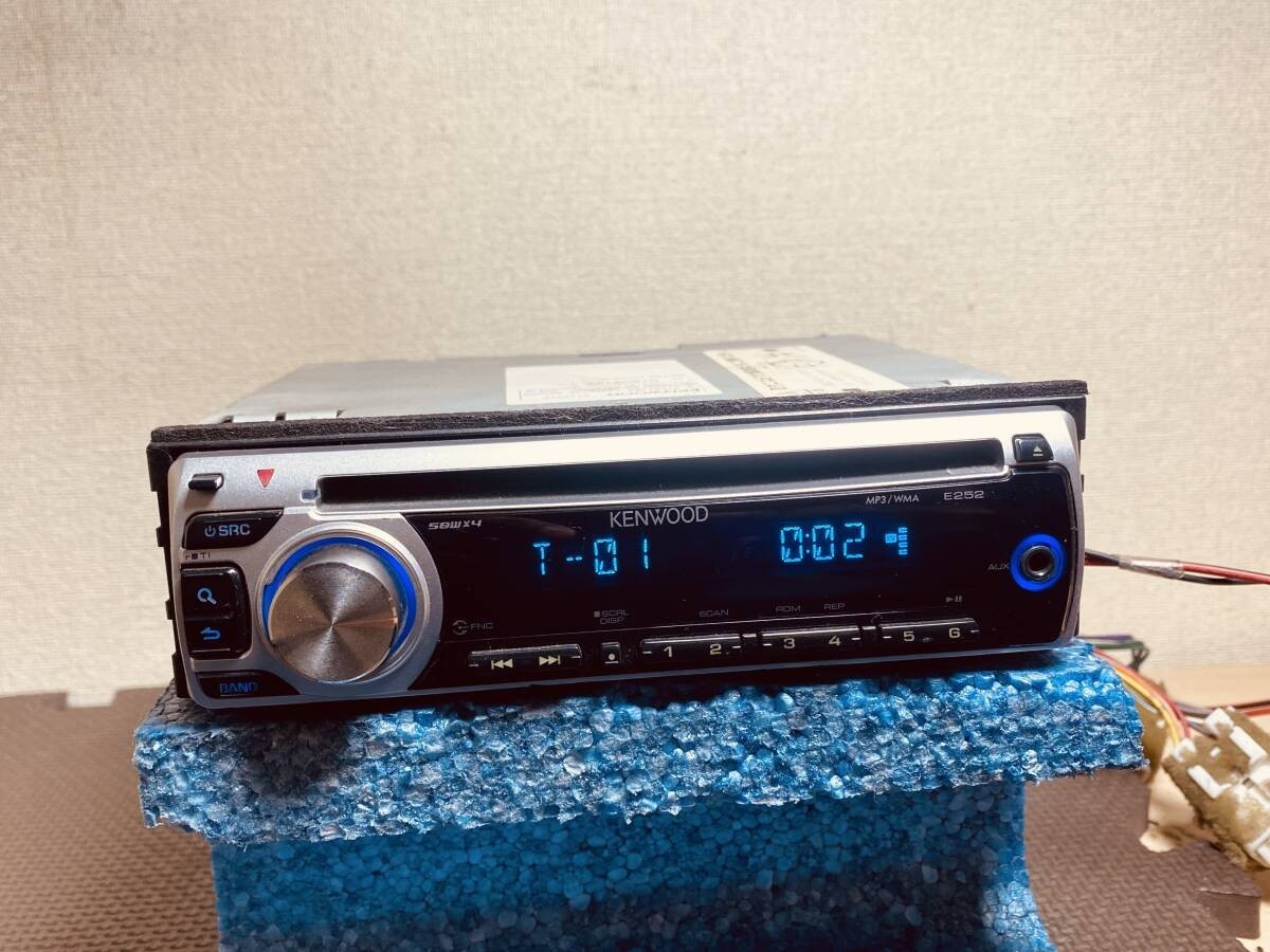KENWOOD E252STN CD RECEIVER FM AM MP3 WMA 1DIN Silver MAX.50W x4 DC14.4V