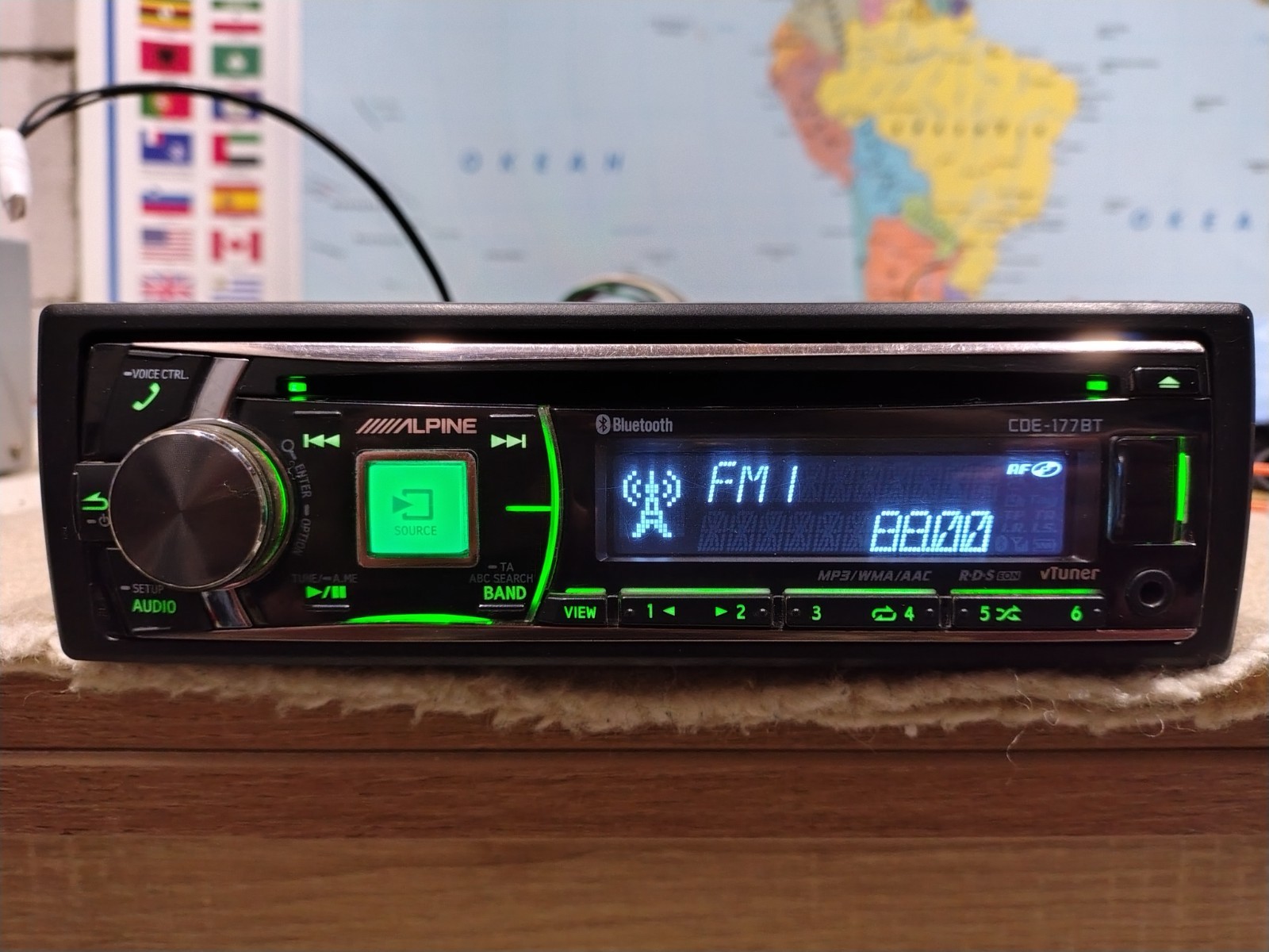 Alpine CDE-177BT Car Stereo CD Media Receiver Fully Working Great Shape