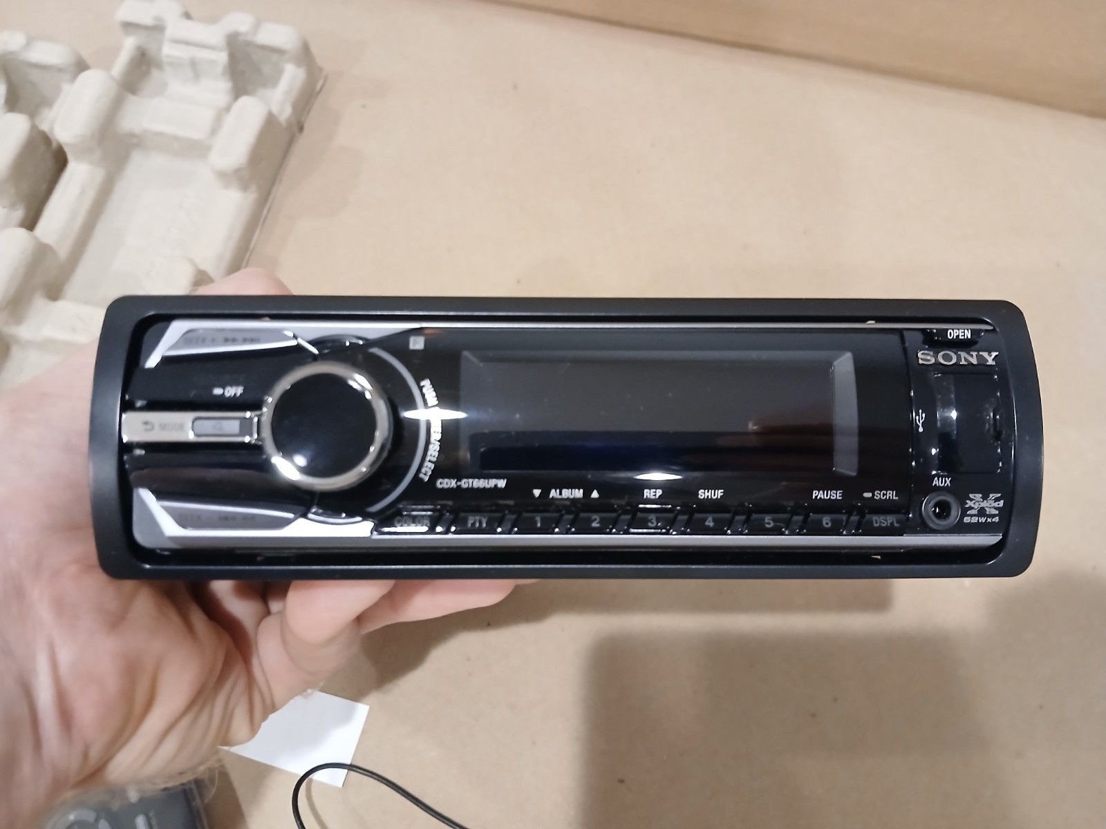 Sony CDX-GT66UPW Car CD Player USB AUX iPod New ( Open Box )
