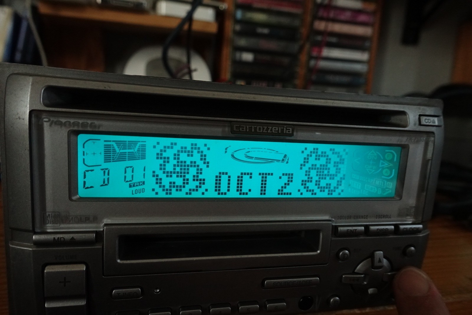 Pioneer Fh-P555MZ. 2 Dins- CD/MD/Aux-Bluetooth Player. BBE/Surround Mode.