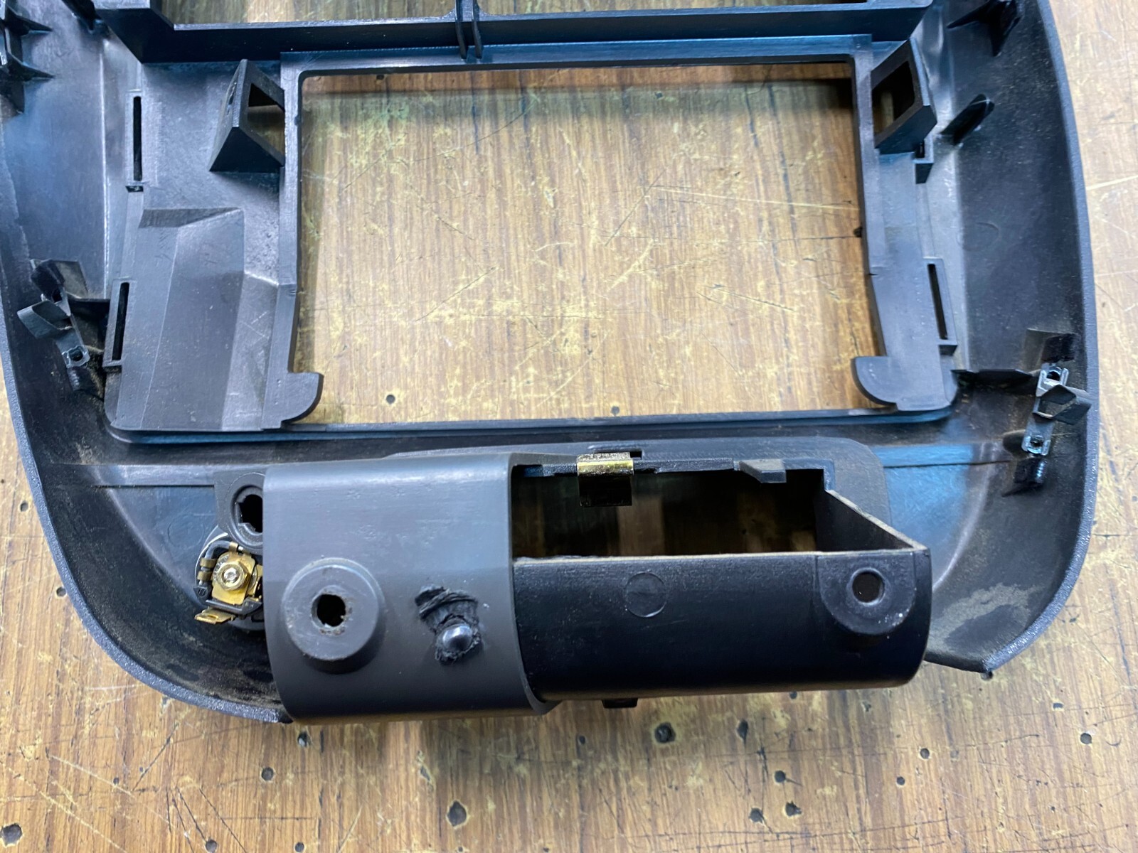 Ford Falcon AU S2,S3 Dash A/C Stereo Surround Dash Trim