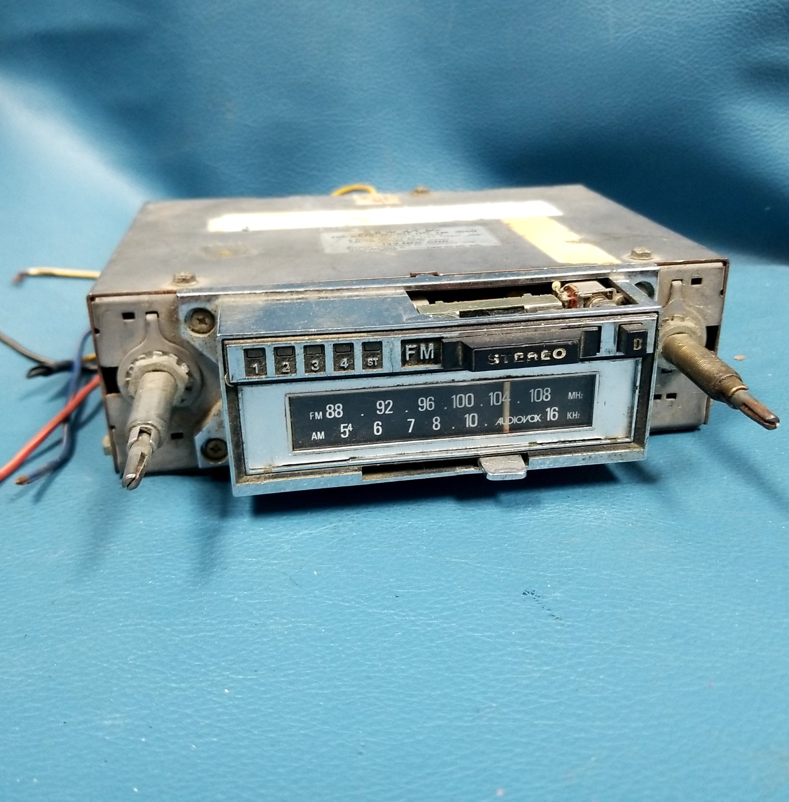 UNTESTED Parts Repair Audiovox Model TM-3000 AM/FM Radio