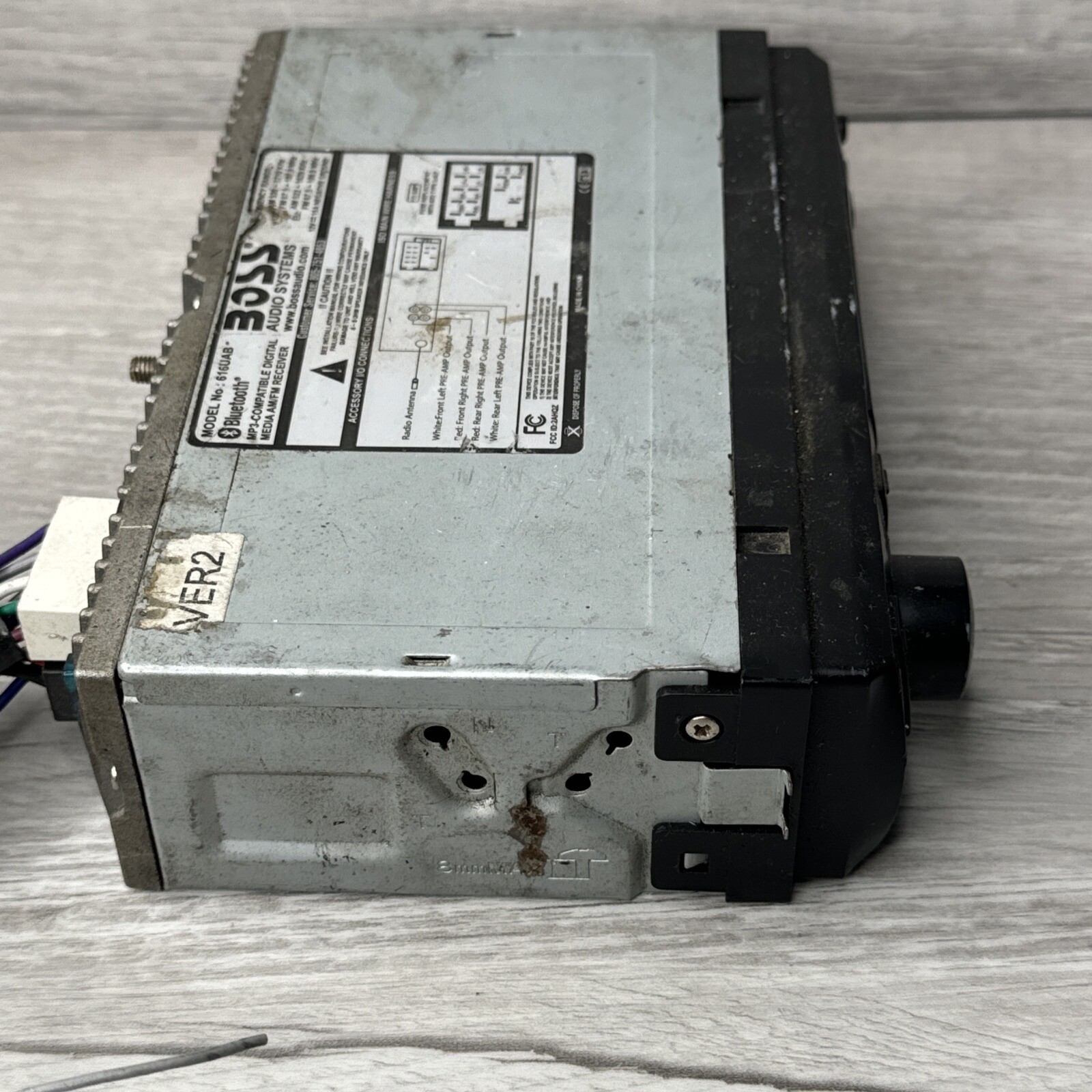 BOSS Audio Systems 616UAB Receiver (For Parts or Repair)