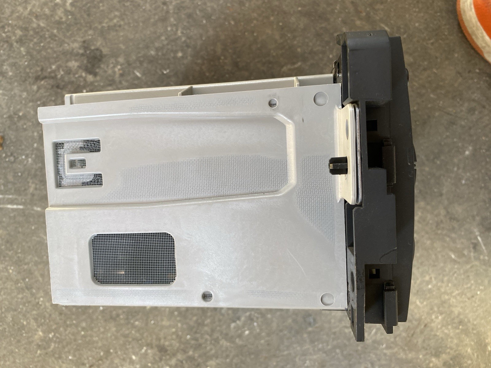 GM 20935118 2 DIN In-Dash Radio Head Unit AM/FM CD AUX Satellite Ready