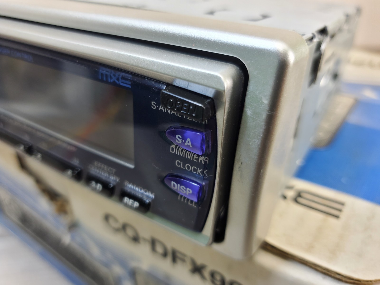 Panasonic CQ DFX-99EUC 5volts car cd player eq spectrum analyzer radio
