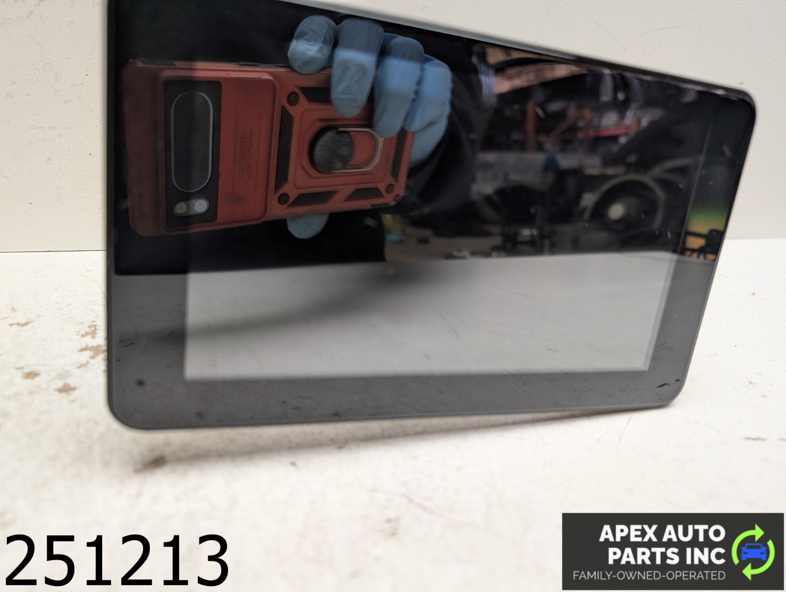 AFT 2012 Audi Q5 2.0L 7″ Portable Wireless Car Stereo