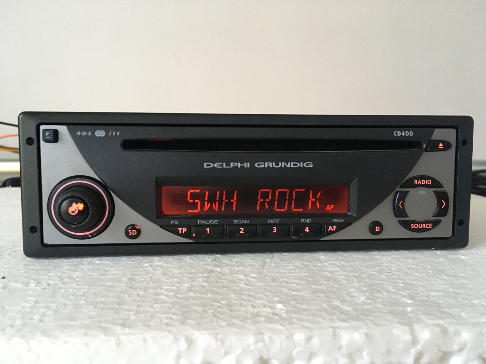 GRUNDIG DELPHI CD400 car radio audio AU 10091-12B1