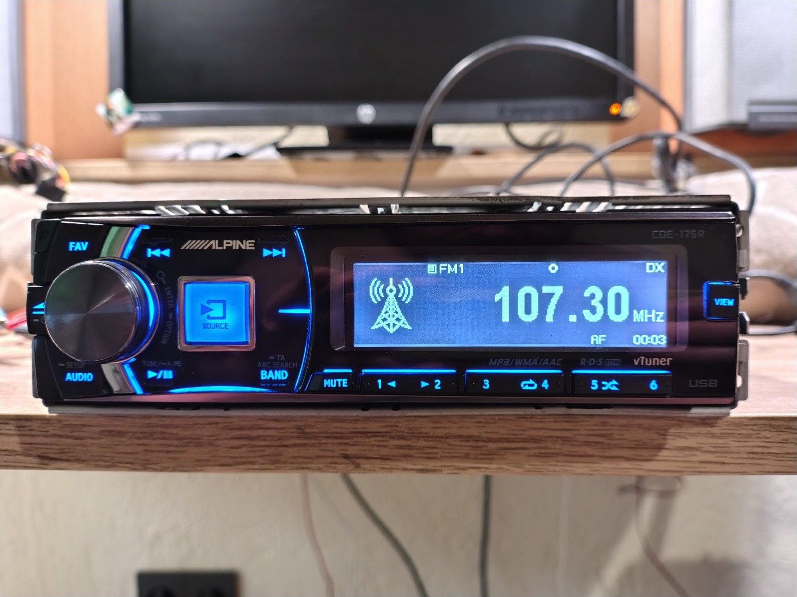 Alpine CDE-175R Car Stereo Mobile Media Station Fully Working Great Shape