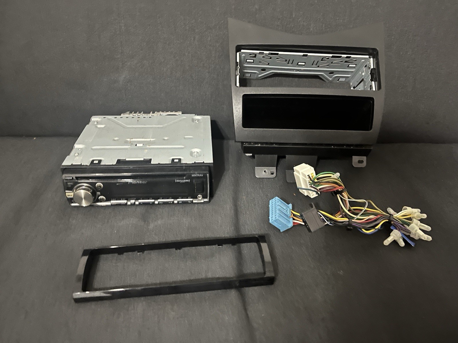 Pioneer Car Stereo CD Receiver w/ Harness & Dash Kit for 2004 Honda Accord