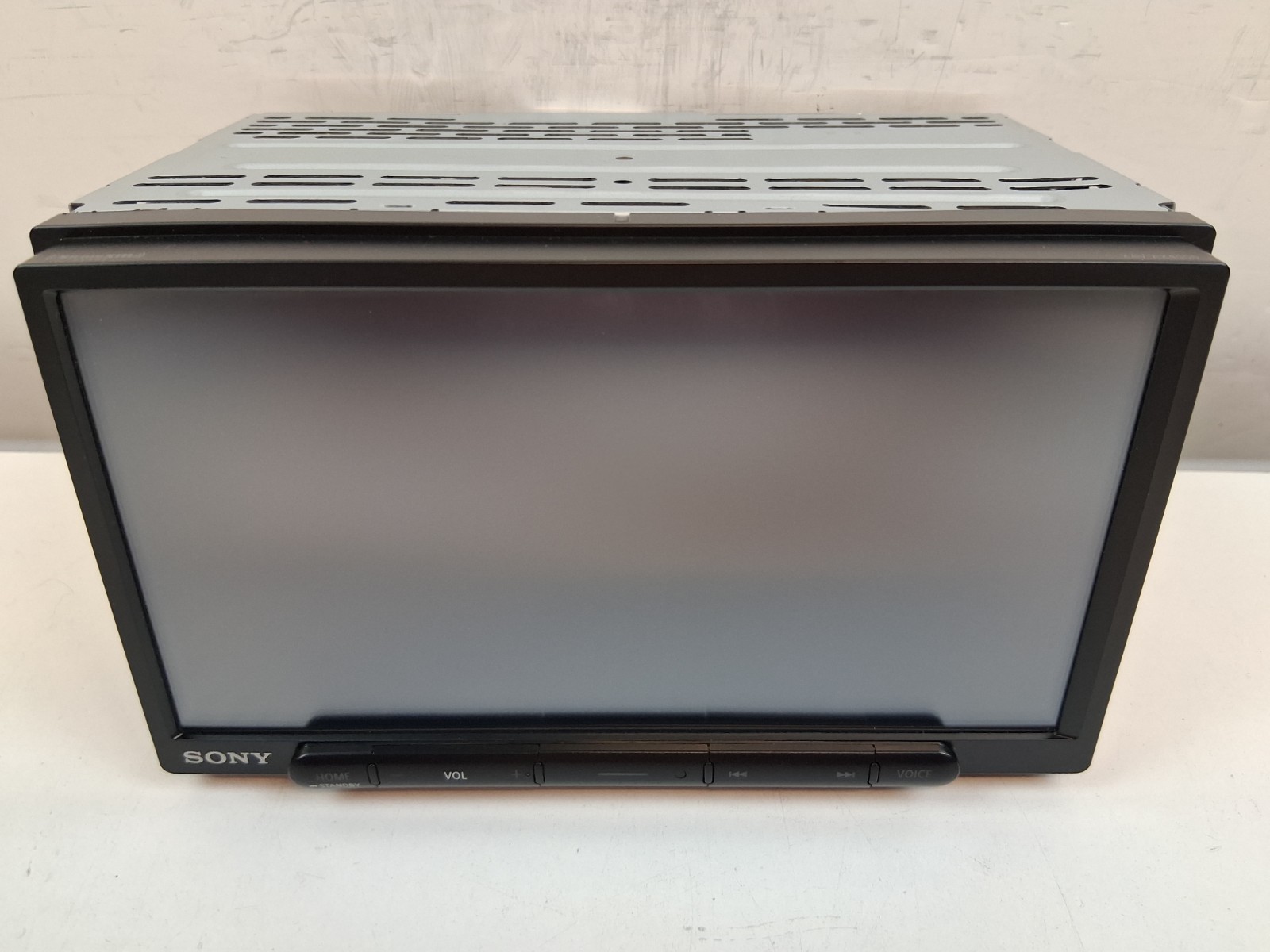 NEW Sony XAV-AX4000 6.95″ Wireless C/P & A/A, Maestro Connection *1 YR WARRANTY*