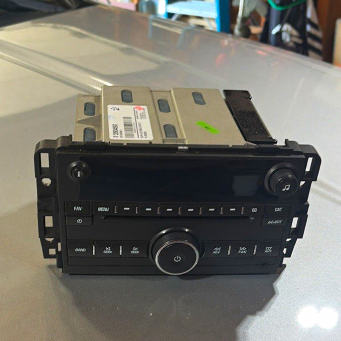 GM RDO 2 DIN OEM In-Dash CD Player AM/FM Radio Receiver 20934593
