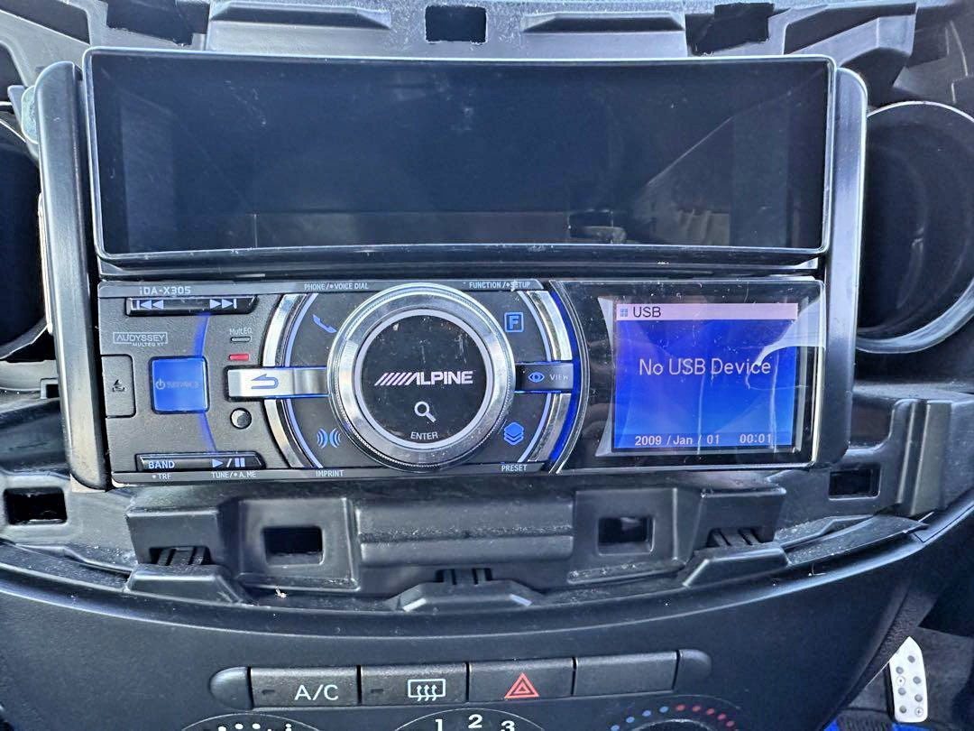 Alpine iDA-X305S Bluetooth Digital Media Receiver Car Radio Stereo 2.2-inch LCD