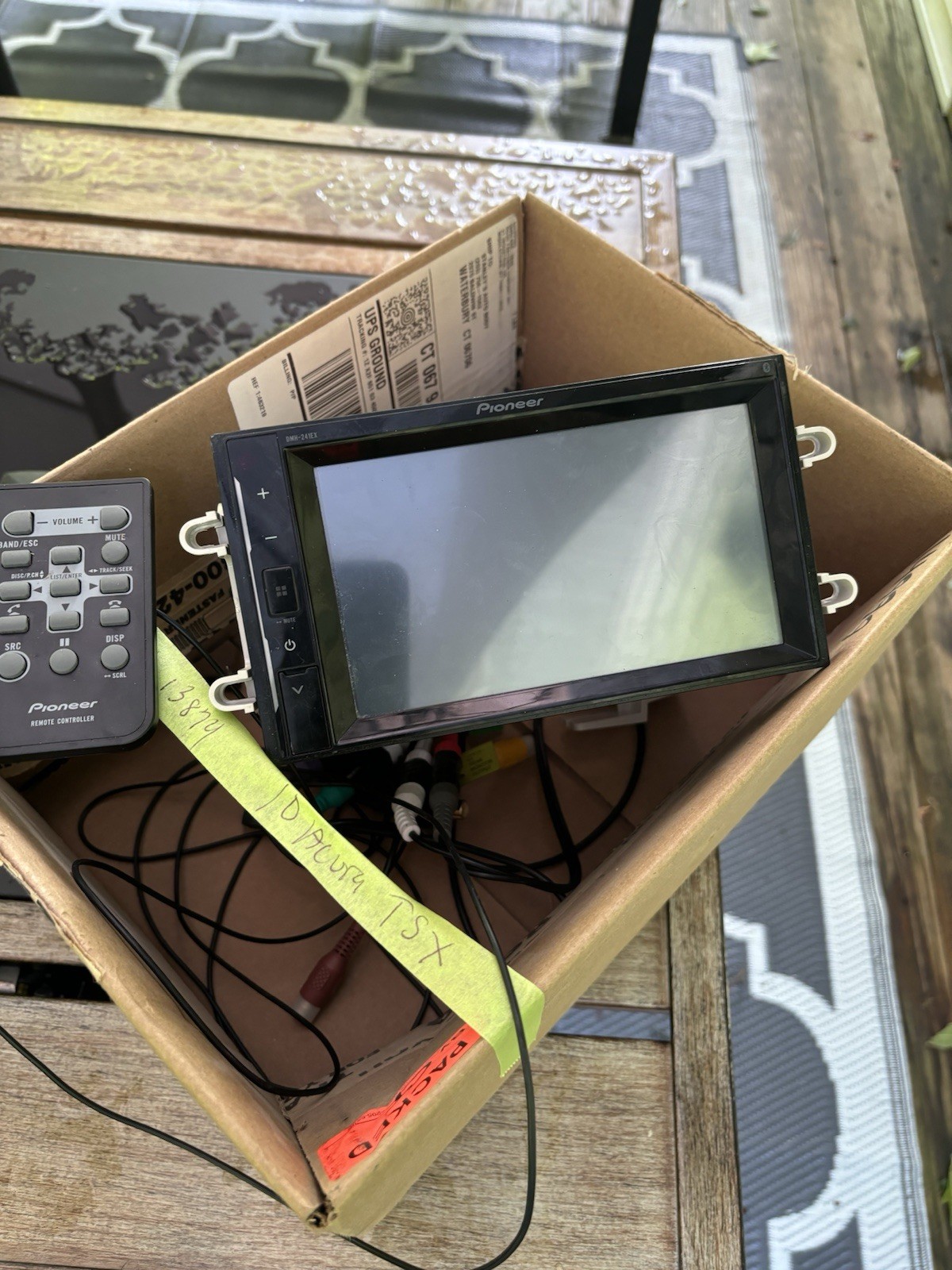 Pioneer DMH-241EX 6.2” TouchScreen Bluetooth Radio