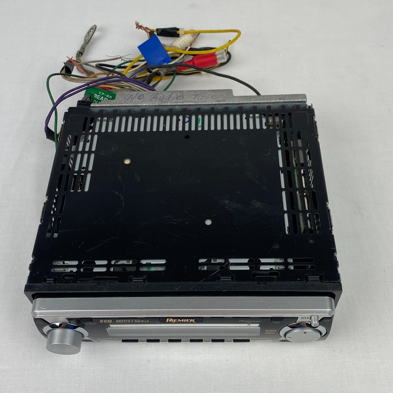 Pioneer Premier DEH-P560MP CD Car Radio *** PARTS ONLY *** B32