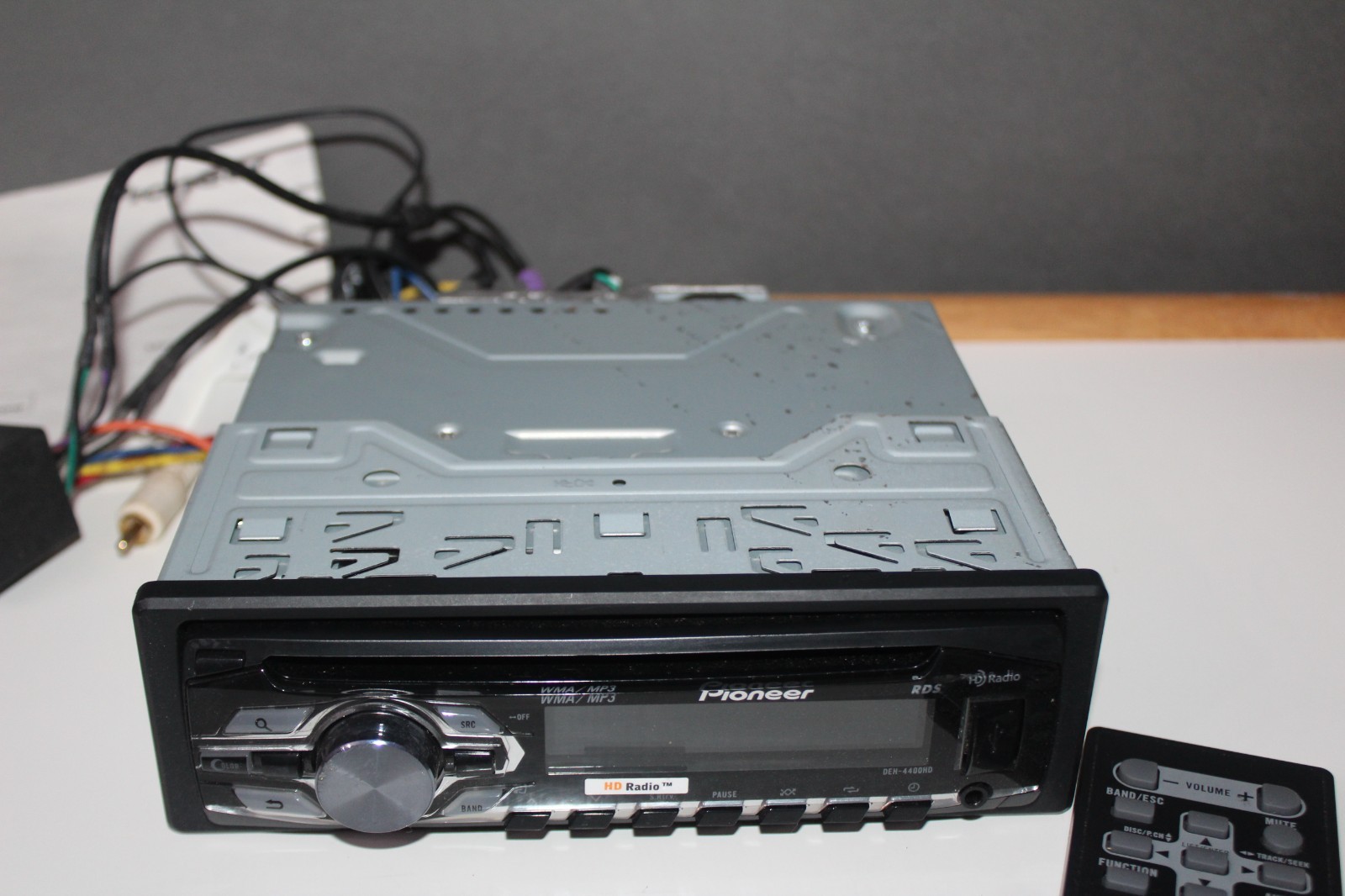 Pioneer In Dash Car Radio DEH 44 OO HD High Definition With Remote And Manual