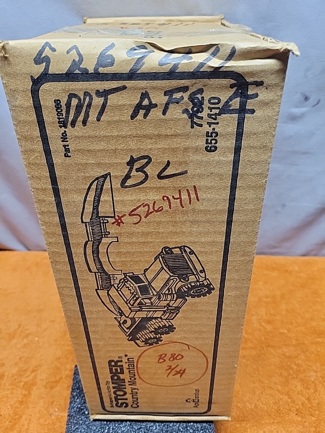 B80•Chrysler Corporation OEM In Dash Unit Car AM-FM Stereo Audio Model #5269411
