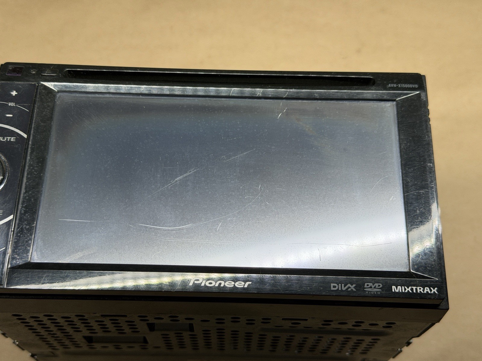 Pioneer AVH-X1500DVD 6.1″ Double-DIN Multimedia DVD Receiver FOR PARTS AS IS
