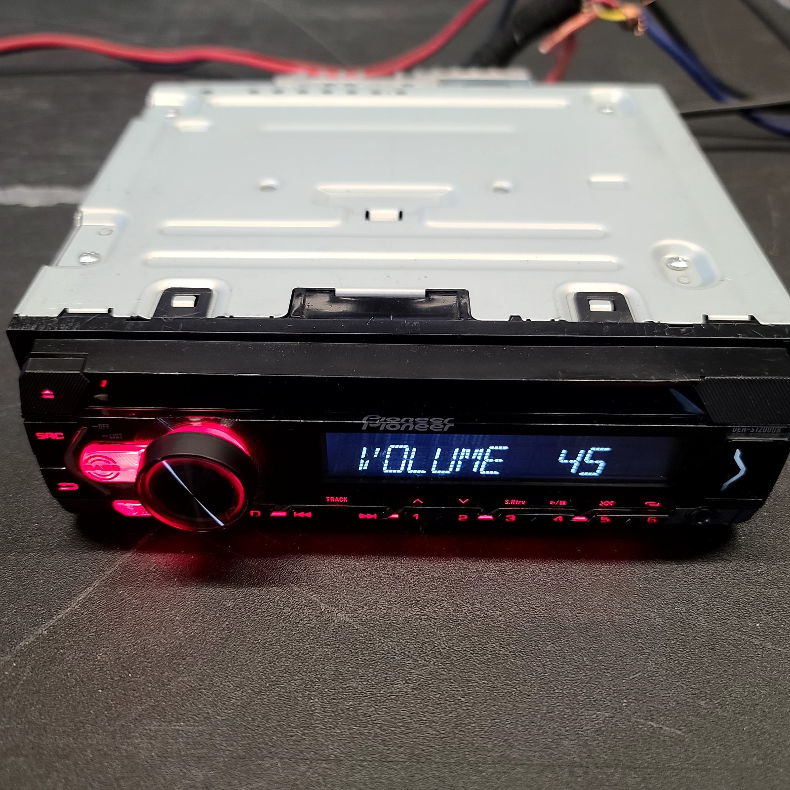 PIONEER DEH-S1200UB SINGLE DIN, USB, AUX, CD PLAYER