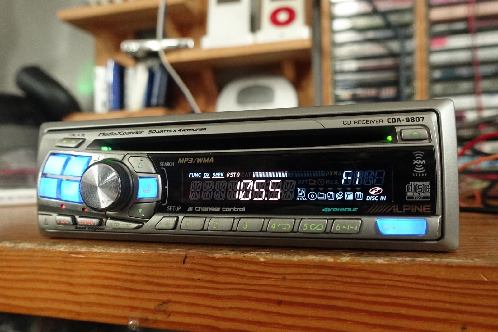 Alpine CDA-9807. CD/Fm108/Aux-Bluetooth Player.